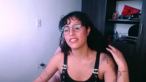 giny_bean online show from May 11, 2026, 9:45 pm