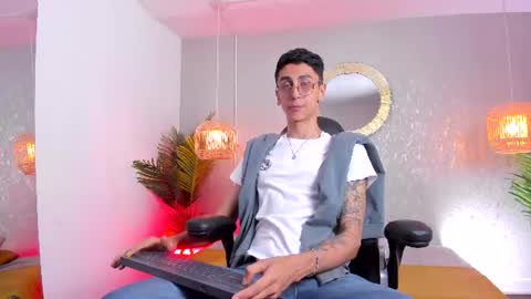 Gio Carangi online show from June 24, 2026, 3:16 am