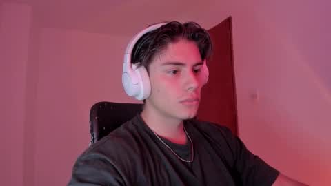 Snapshot of gio_russo chatting on October 10, 2025, 9:03 pm GioRusso online show from October 10, 2025, 9:03 pm