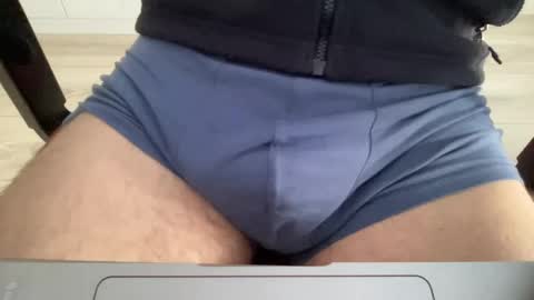 giovaa23 online show from May 6, 2026, 7:02 am