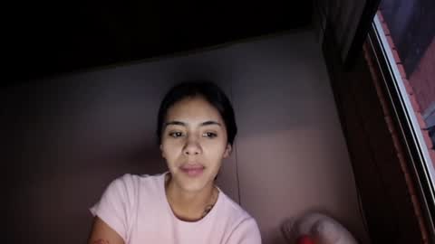 giovanna_oliveria online show from April 22, 2026, 11:17 pm