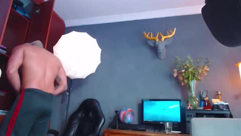 piggy boy online show from October 24, 2025, 3:41 pm