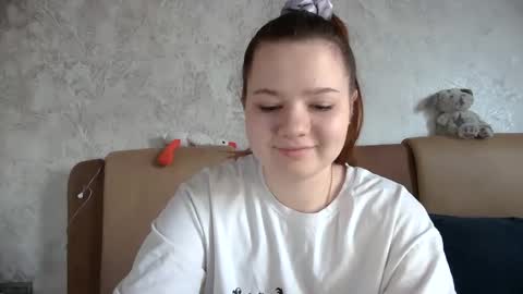 girl_cute07 online show from April 30, 2026, 3:51 pm