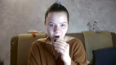 girl_cute07 online show from May 7, 2026, 5:07 pm