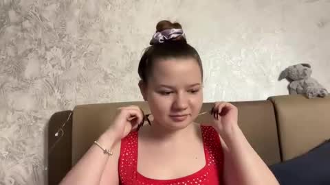 Snapshot of girl_cute07 chatting on May 18, 2026, 7:09 pm girl_cute07 online show from May 18, 2026, 7:09 pm