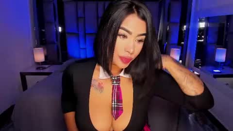 Snapshot of girl_gray chatting on July 19, 2026, 1:37 pm GIRL GRAY online show from July 19, 2026, 1:37 pm