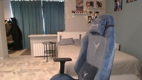 Snapshot of girl_happiness chatting on April 1, 2026, 9:21 am Secret online show from April 1, 2026, 9:21 am