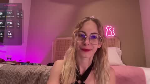Nikki online show from December 17, 2024, 4:32 pm