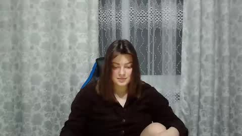 girl_leya online show from February 2, 2025, 9:13 pm