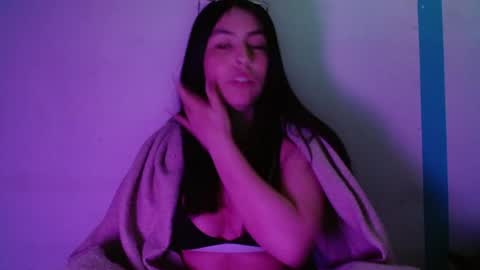 Snapshot of girl_marvel1 chatting on June 14, 2026, 5:20 am Alejandra online show from June 14, 2026, 5:20 am