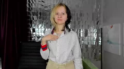 girl_next_doorr online show from January 3, 2025, 6:24 pm
