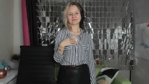 girl_next_doorr online show from January 19, 2025, 3:53 pm