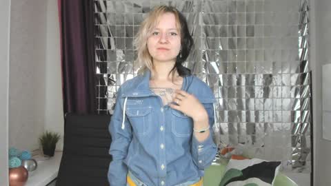 girl_next_doorr online show from January 22, 2025, 12:06 pm