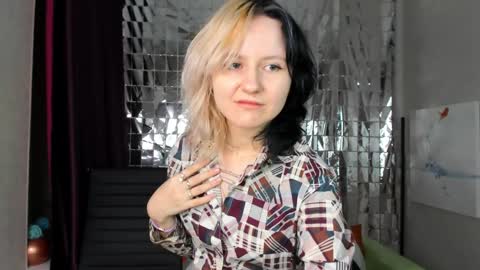 girl_next_doorr online show from January 25, 2025, 12:16 pm