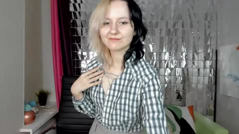 girl_next_doorr online show from January 26, 2025, 3:03 pm