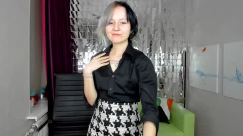 girl_next_doorr online show from February 5, 2025, 12:27 pm