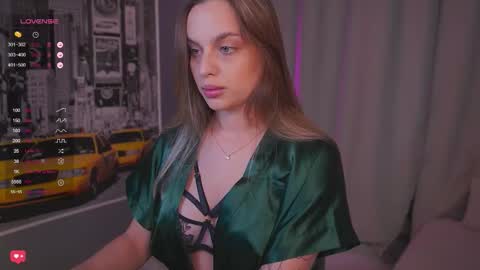 Snapshot of girl_peach_ chatting on November 3, 2025, 8:32 pm Kate online show from November 3, 2025, 8:32 pm