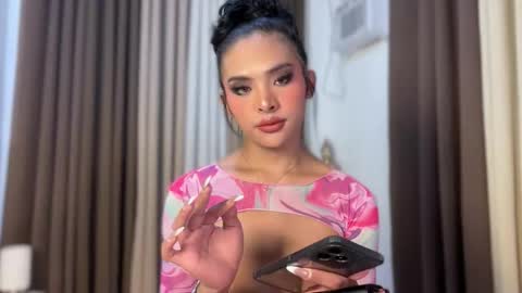 queen ronna online show from May 7, 2026, 4:01 pm