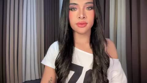queen ronna online show from July 26, 2026, 7:48 am