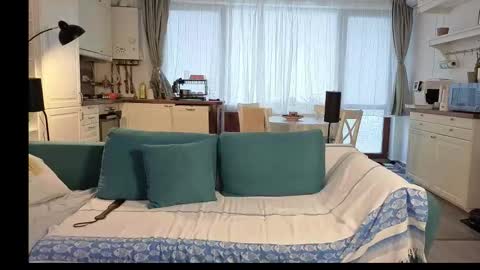 Girlfriend online show from October 8, 2025, 9:07 am