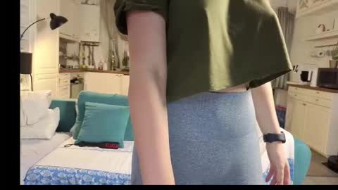 Girlfriend online show from December 15, 2025, 3:38 pm