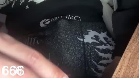 girlsonlyy666 online show from November 26, 2025, 12:11 am