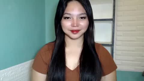 Rhaine online show from October 22, 2025, 5:13 pm