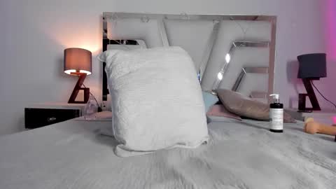 Giselle online show from December 7, 2024, 2:13 pm