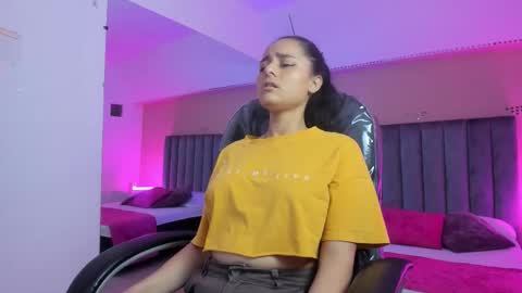 GISELLE ROLDAN online show from February 24, 2026, 8:07 pm