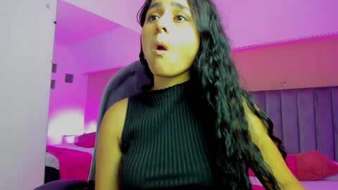 Snapshot of giselle_roldan chatting on April 2, 2026, 8:06 pm GISELLE ROLDAN online show from April 2, 2026, 8:06 pm