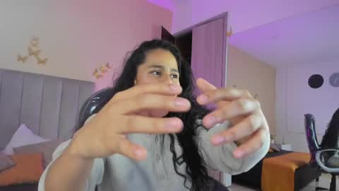 Snapshot of giselle_roldan chatting on April 18, 2026, 4:49 am GISELLE ROLDAN online show from April 18, 2026, 4:49 am