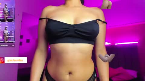 Snapshot of giselle_roldan chatting on July 24, 2026, 4:43 am GISELLE ROLDAN online show from July 24, 2026, 4:43 am