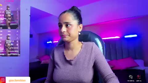 Snapshot of giselle_roldan chatting on August 9, 2026, 2:57 am GISELLE ROLDAN online show from August 9, 2026, 2:57 am