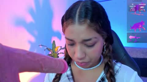 Giselle online show from November 30, 2025, 4:49 am