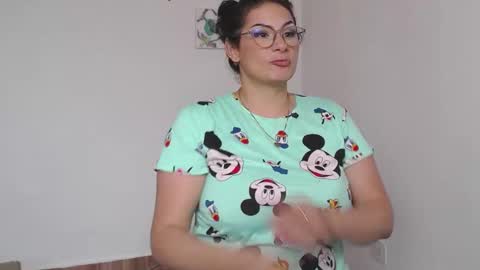 Giselle  online show from February 14, 2025, 9:43 pm