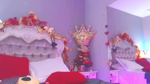 GiselleNoah online show from December 26, 2024, 2:37 pm