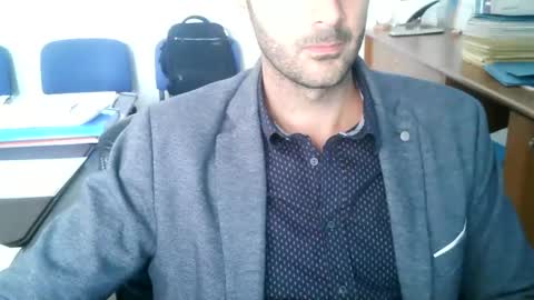 giuseppevai1 online show from October 4, 2025, 9:29 am