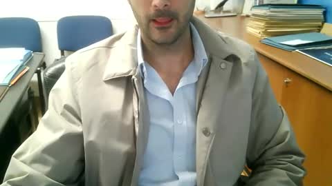 giuseppevai1 online show from October 15, 2025, 5:57 pm