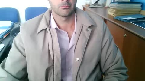 giuseppevai1 online show from October 17, 2025, 11:02 am