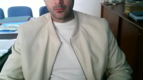 giuseppevai1 online show from April 7, 2026, 7:42 am