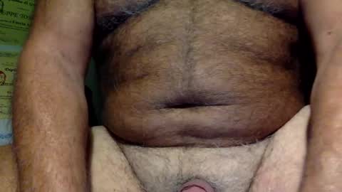 giutomma930394 online show from November 16, 2025, 11:32 pm