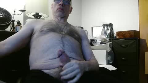 glaikind925958 online show from May 10, 2026, 3:12 am
