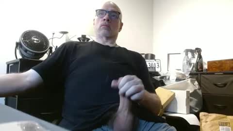 glaikind925958 online show from May 17, 2026, 3:15 am