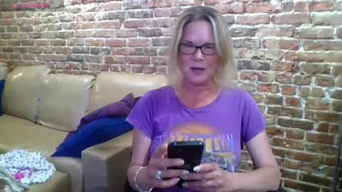 Gwendolyn online show from May 18, 2026, 3:35 am