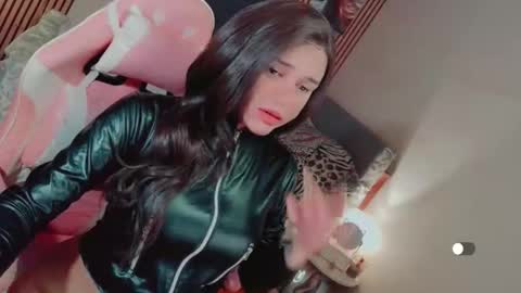 Snapshot of glamorous_queen chatting on May 15, 2026, 3:57 am AYANAH online show from May 15, 2026, 3:57 am