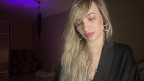 glamour_rogue online show from December 21, 2025, 10:28 pm