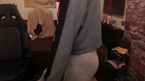 Snapshot of glamourhottie chatting on December 5, 2024, 8:44 am Glamourhottie online show from December 5, 2024, 8:44 am