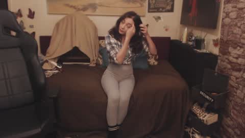 Snapshot of glamourhottie chatting on January 19, 2025, 9:33 am Glamourhottie online show from January 19, 2025, 9:33 am