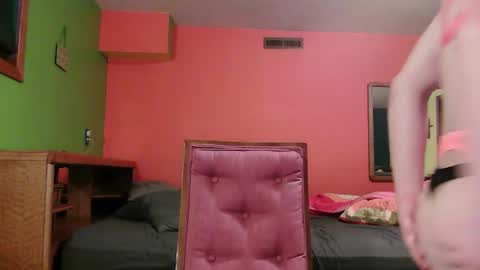 Snapshot of glamtransgoddess15 chatting on October 26, 2025, 2:12 pm glam trans goddess online show from October 26, 2025, 2:12 pm