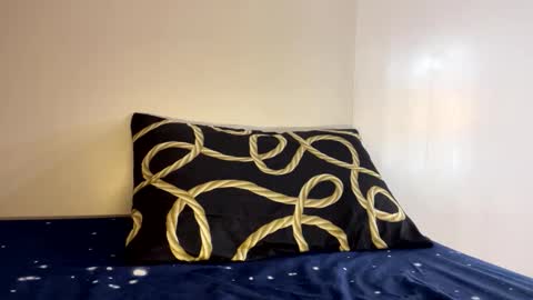 gleiahong online show from December 15, 2025, 3:11 am